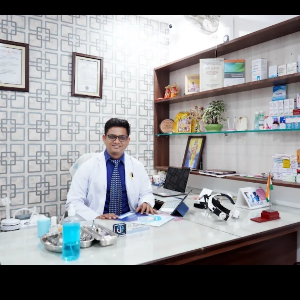 Dr Rajat Saini